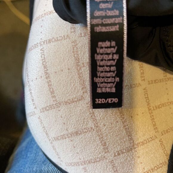 Victoria's Secret Black Uplift Semi Demi Bra 32D - Picture 13 of 13